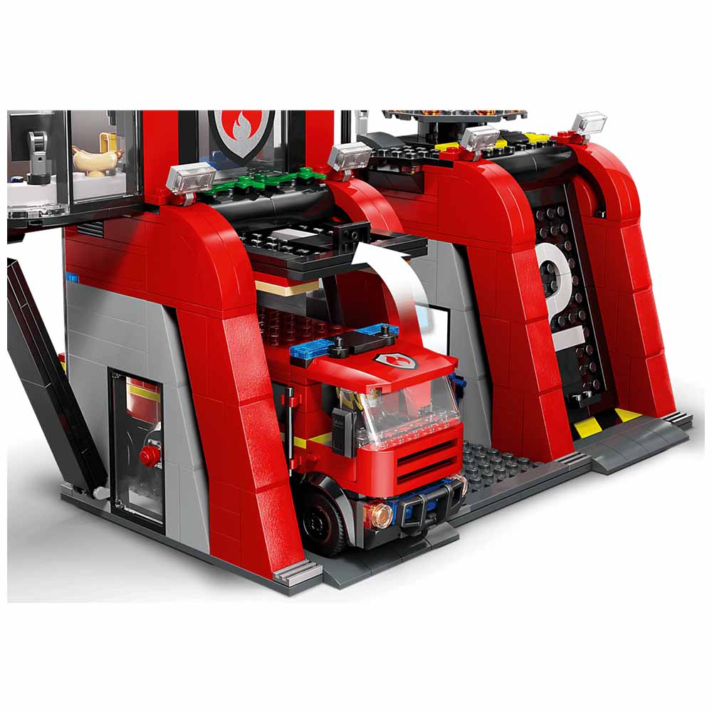Lego, City Fire, Caserma Dei Pompieri E Autopompa