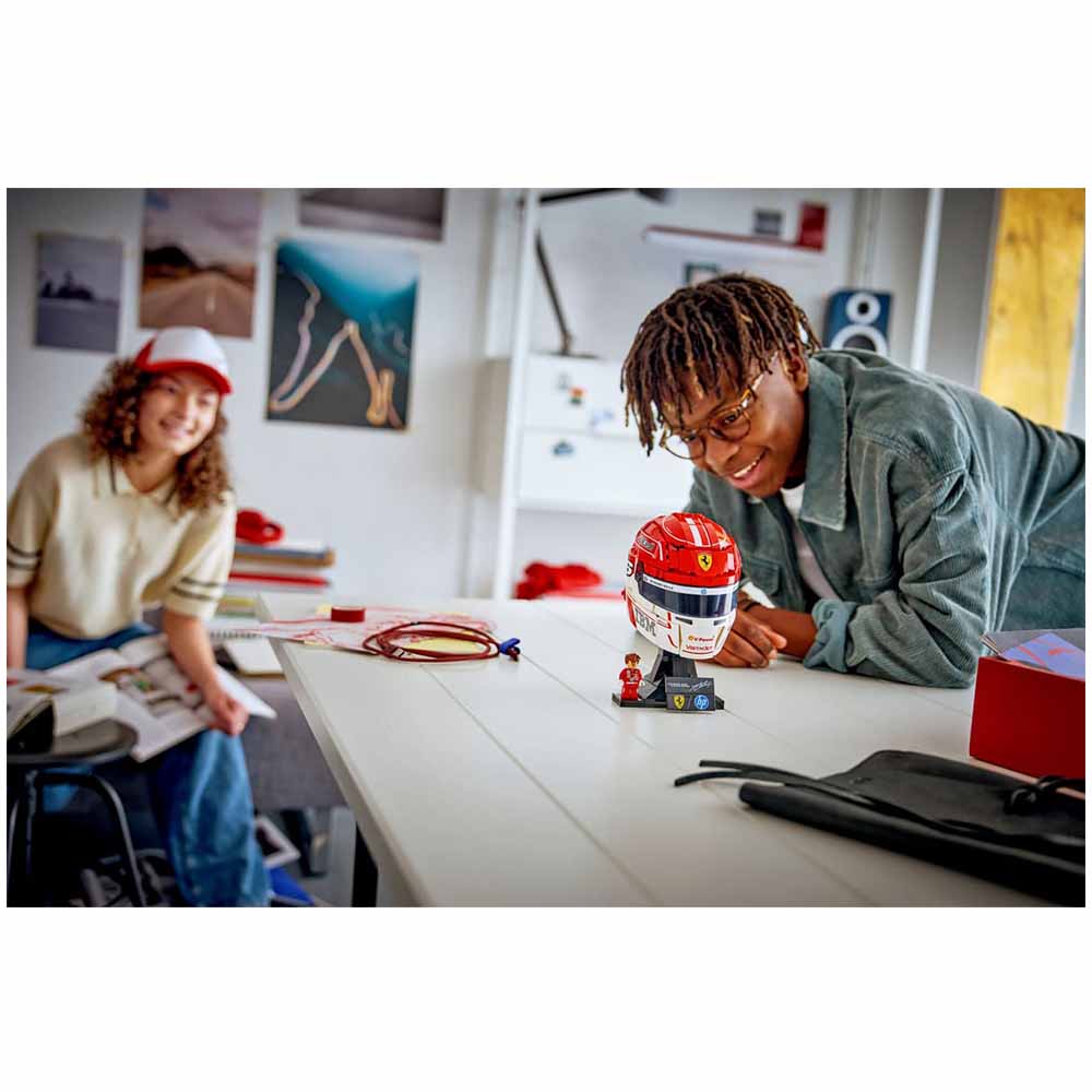 Lego Editions, Casco di Charles Leclerc Scuderia Ferrari HP
