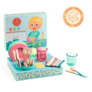Djeco Set di Stoviglie in Legno con Scatola Scolapiatti